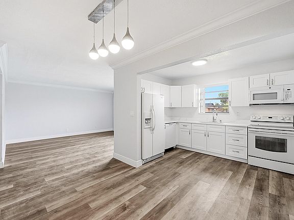 5th image of 4401 NW 33rd Street