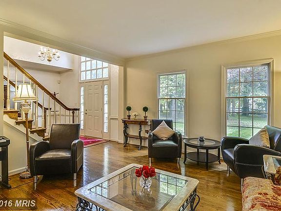4th image of 1096 McCue Ct