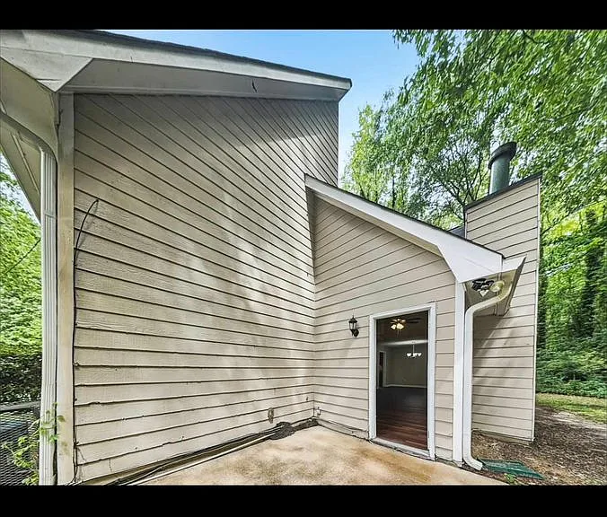 6613 Crossing Creek Point — Photo 9