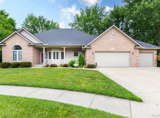 10267 Coachman Ct, Davison, MI 48423