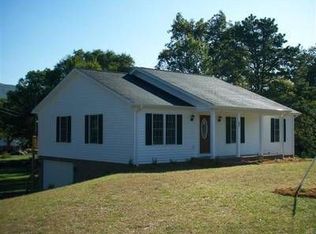 352 Sandy Ridge Rd, Waynesboro, VA 22980