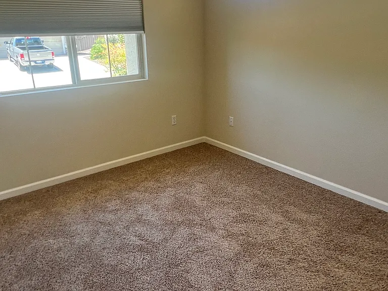 1205 Shadow Glen Ln — Photo 33