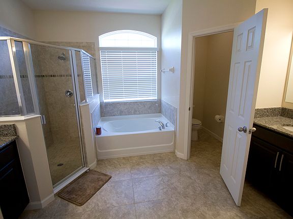 5th image of 587 Easton Forest Cir SE