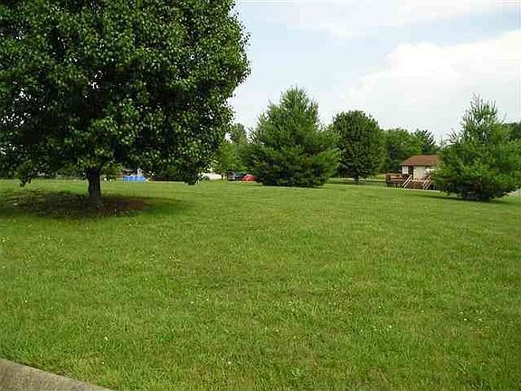 3rd image of 310 Daylight Dr