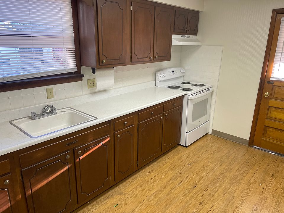 2nd image of 622 Copeland St APT 3
