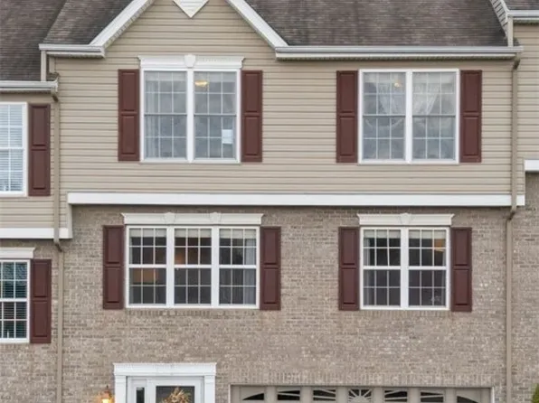 4003 Trail Side Ct, Jeannette, PA 15644