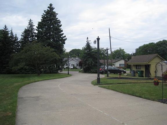 3rd image of 39836 Shoreline Dr