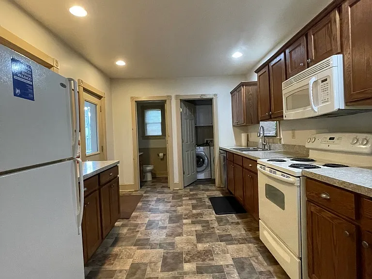 625 6th Ave — Photo 8