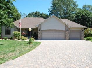 851 Eagle Ridge Ln, Stillwater, MN 55082