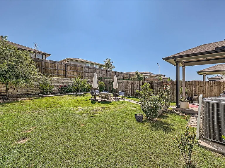 8005 Linnie Ln — Photo 26