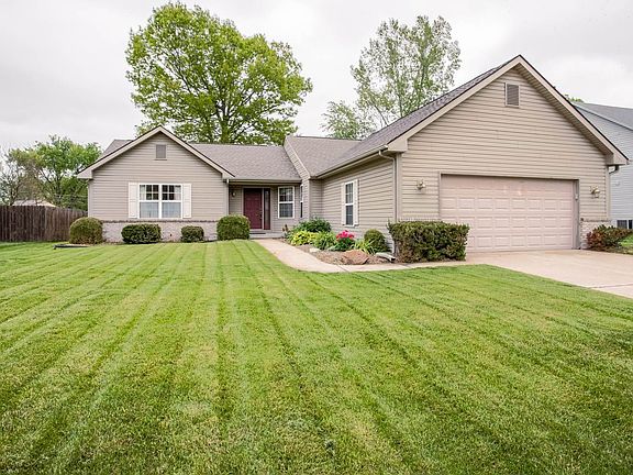 2nd image of 608 Bur Oak Ct W