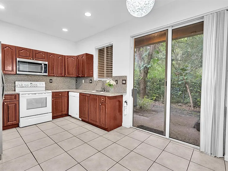 21205 NW 14th Pl — Photo 13