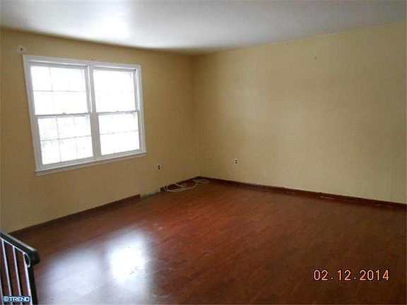 2nd image of 114 Hedgewick Dr