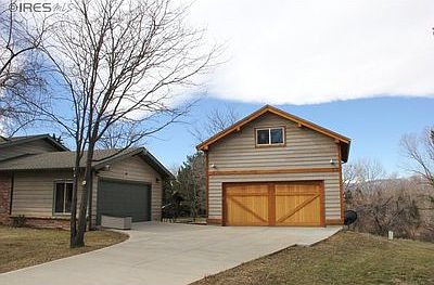 Detached Garage