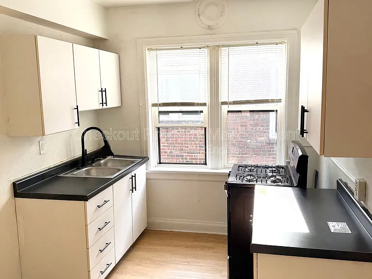7340 Forsyth Blvd #307 — Photo 4