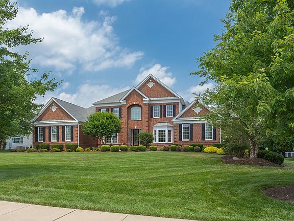 2nd image of 43164 Tall Pines Ct