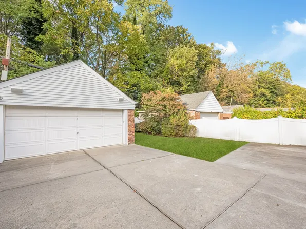 206-15 Richland Avenue image 5 of 37