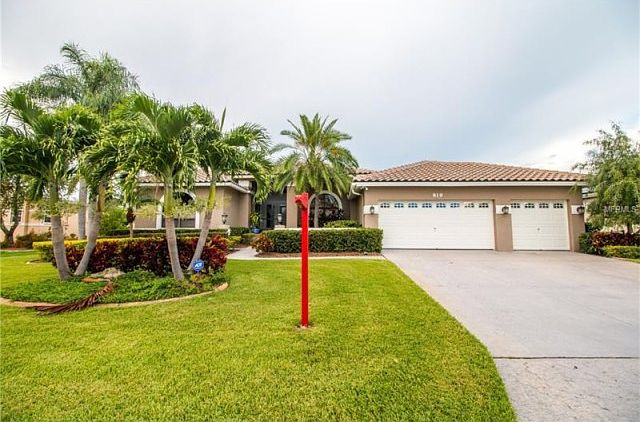 1st image of 819 Golf Island Dr