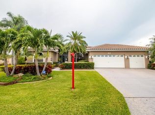 819 Golf Island Dr, Apollo Beach, FL 33572