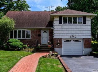 840 Wenwood Dr, East Meadow, NY 11554