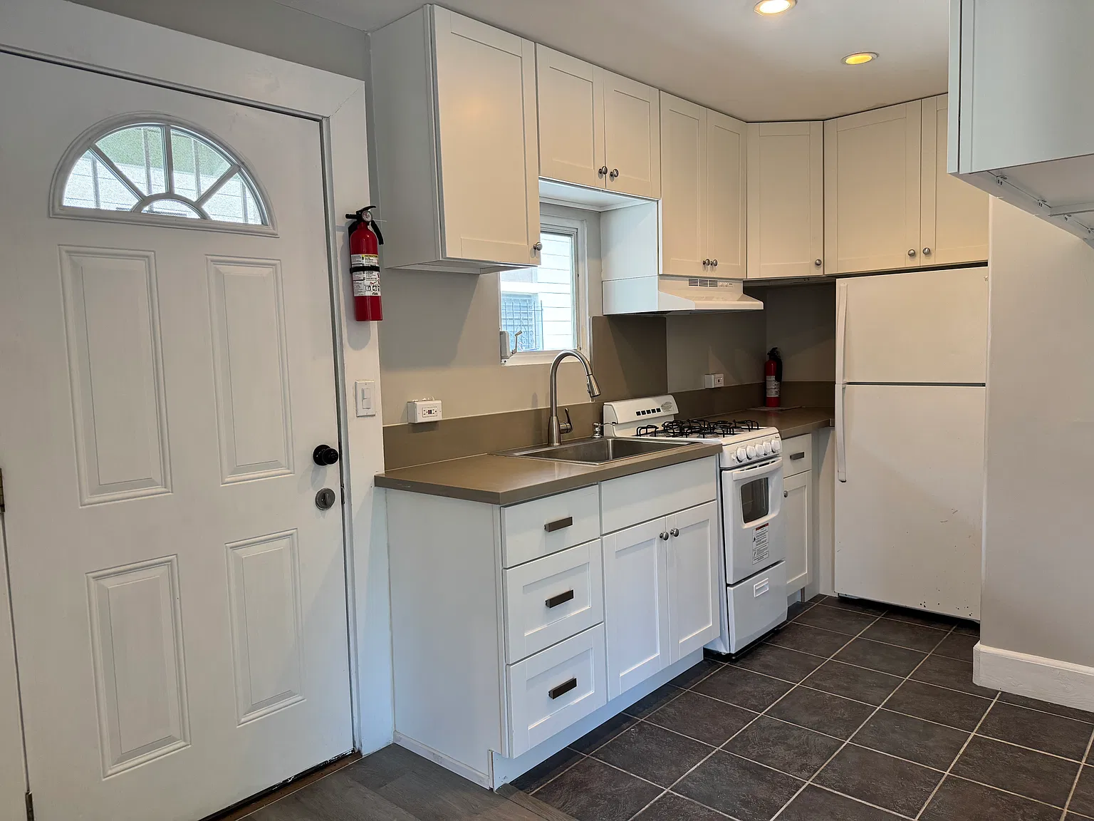 1 bed, $1,900 — Photo 3