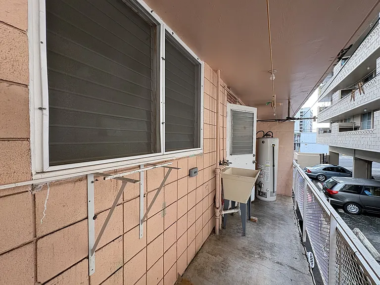 1639 Piikoi St #9 — Photo 8