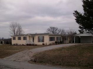 190 Petunia St, Hollister, MO 65672