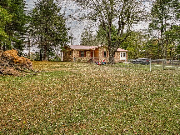 3rd image of 135 Long Dr