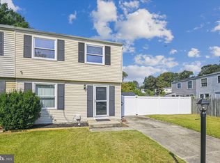 674 Quail Dr, Glen Burnie, MD 21061