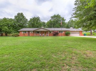 9302 Highland Dr, Broken Arrow, OK 74014