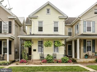 16 E Portland St, Mechanicsburg, PA 17055