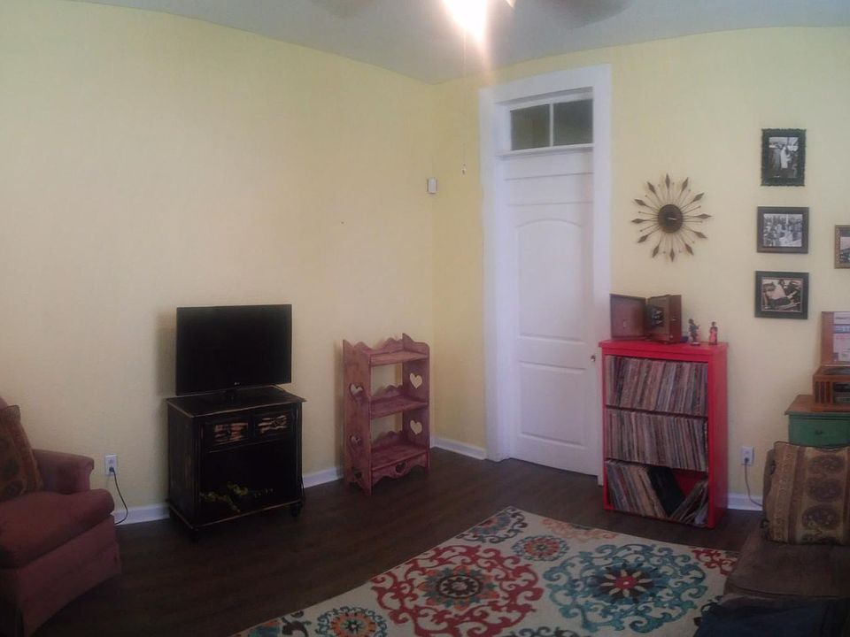 2nd image of 3102 2nd St