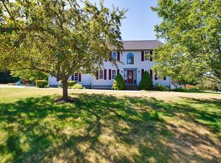 52 Pershing Ave, Acushnet, MA 02743