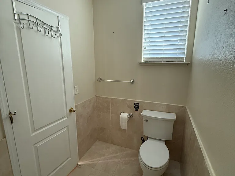 2616 Robinwood Ave — Photo 7