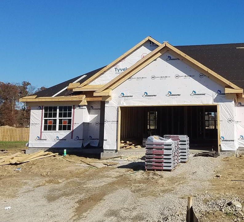 2nd image of 466 Villa Ln