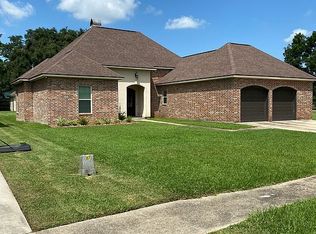 105 Salvador Dr, Lafayette, LA 70507