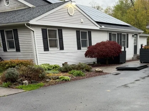257 Hoffman Rd, Wind Gap, PA 18091