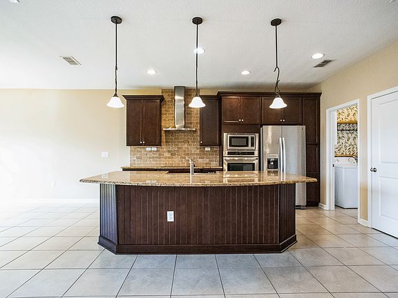 4th image of 3930 Hammock Bluff Cir