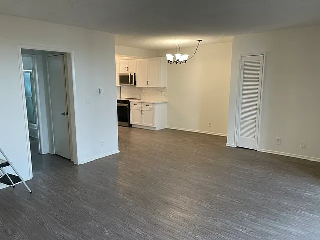 1852 Kelton Ave #1 — Photo 6