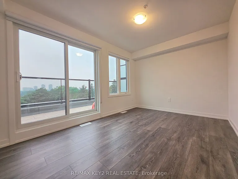 1670 Victoria Park Ave #213 — Photo 5