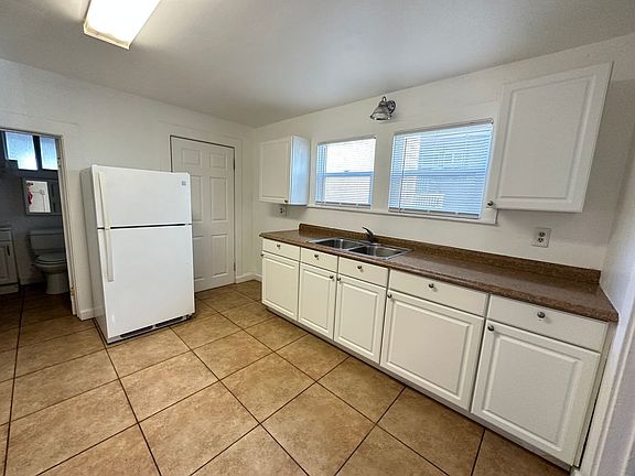 5th image of 329 B St