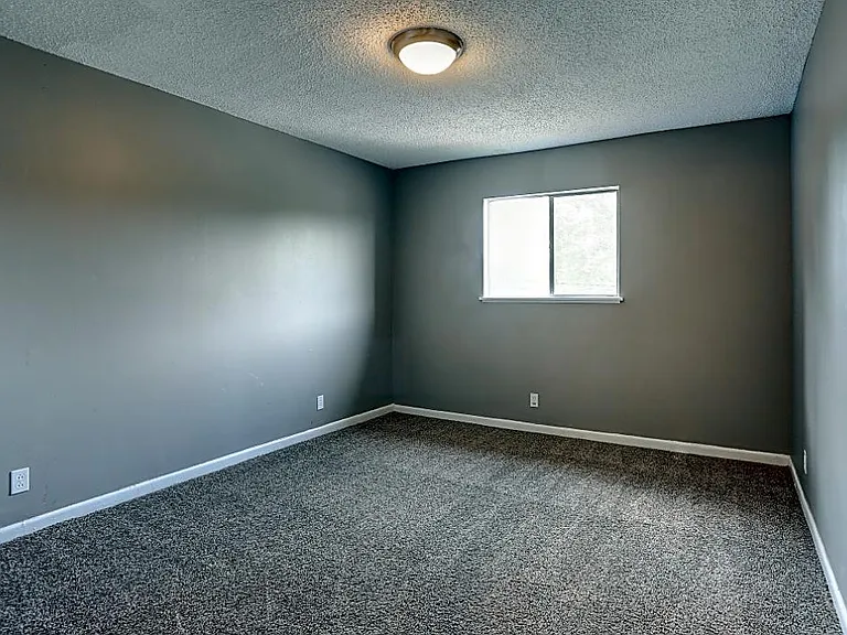501 Laurel Dr NW — Photo 11