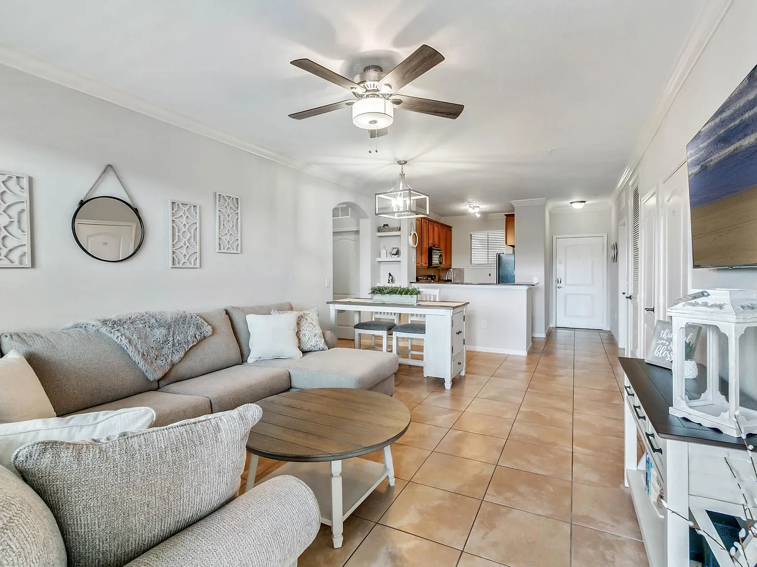 4 bed, 1437 sqft, $2,800 — Photo 2