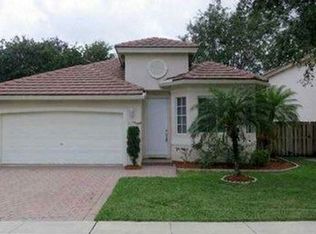 9421 NW 19th St, Pembroke Pines, FL 33024
