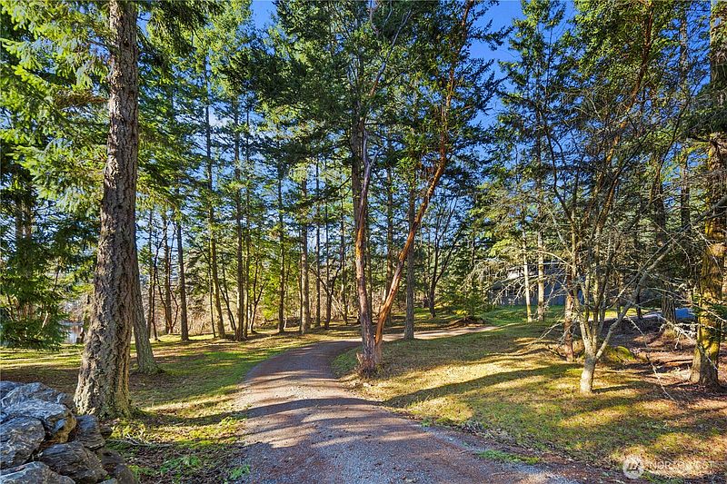 2nd image of 96 Pleasant Pond Lane