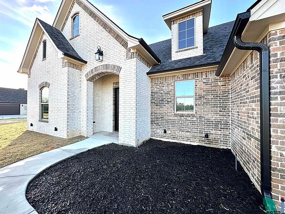 3rd image of 191 Brooks Dr