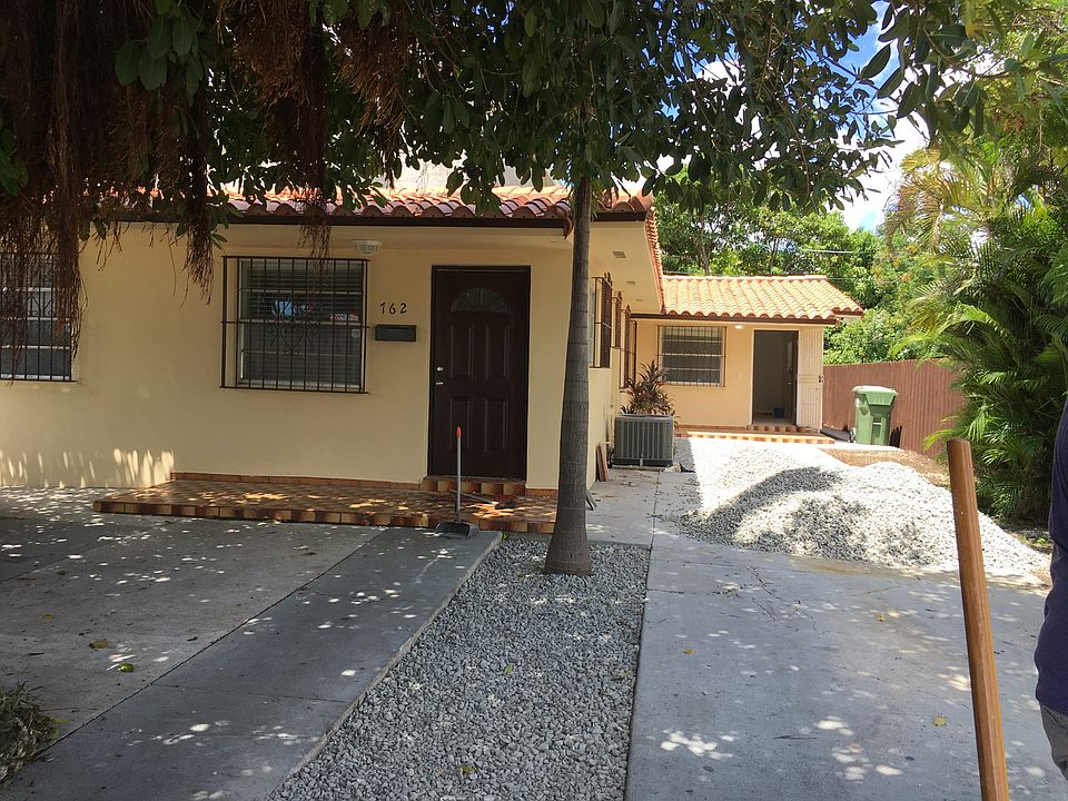 1st image of 760 SW 31st Ave