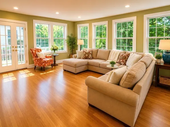 310 Concord Ave, Lexington, MA 02421