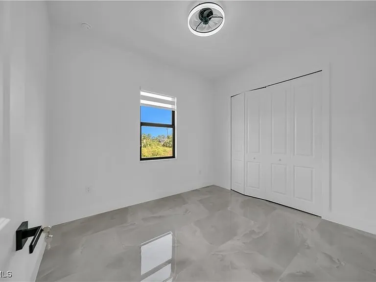 711 Roma Ave S — Photo 22