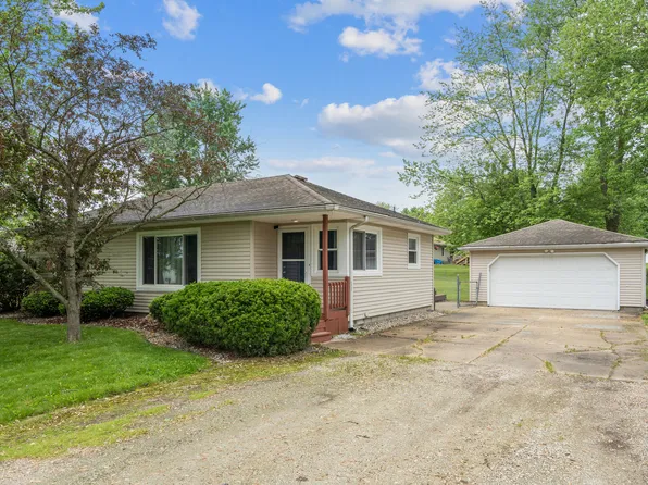 56 S 4080w Rd, Kankakee, IL 60901